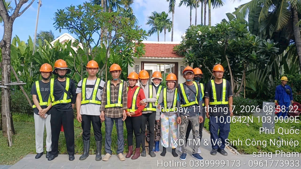 Vệ Sinh Phủ Bóng Tăng Màu Sàn Đá & Hồ Bơi Villa Phú Quốc